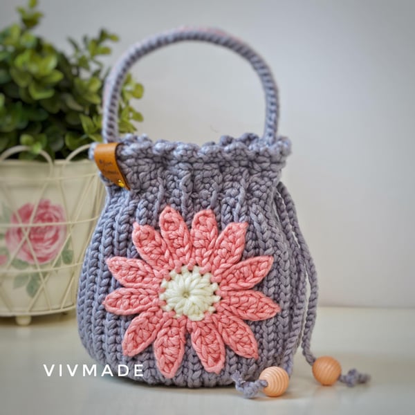 Drawstring Bag ~ Daisy | Vivmade Crochet